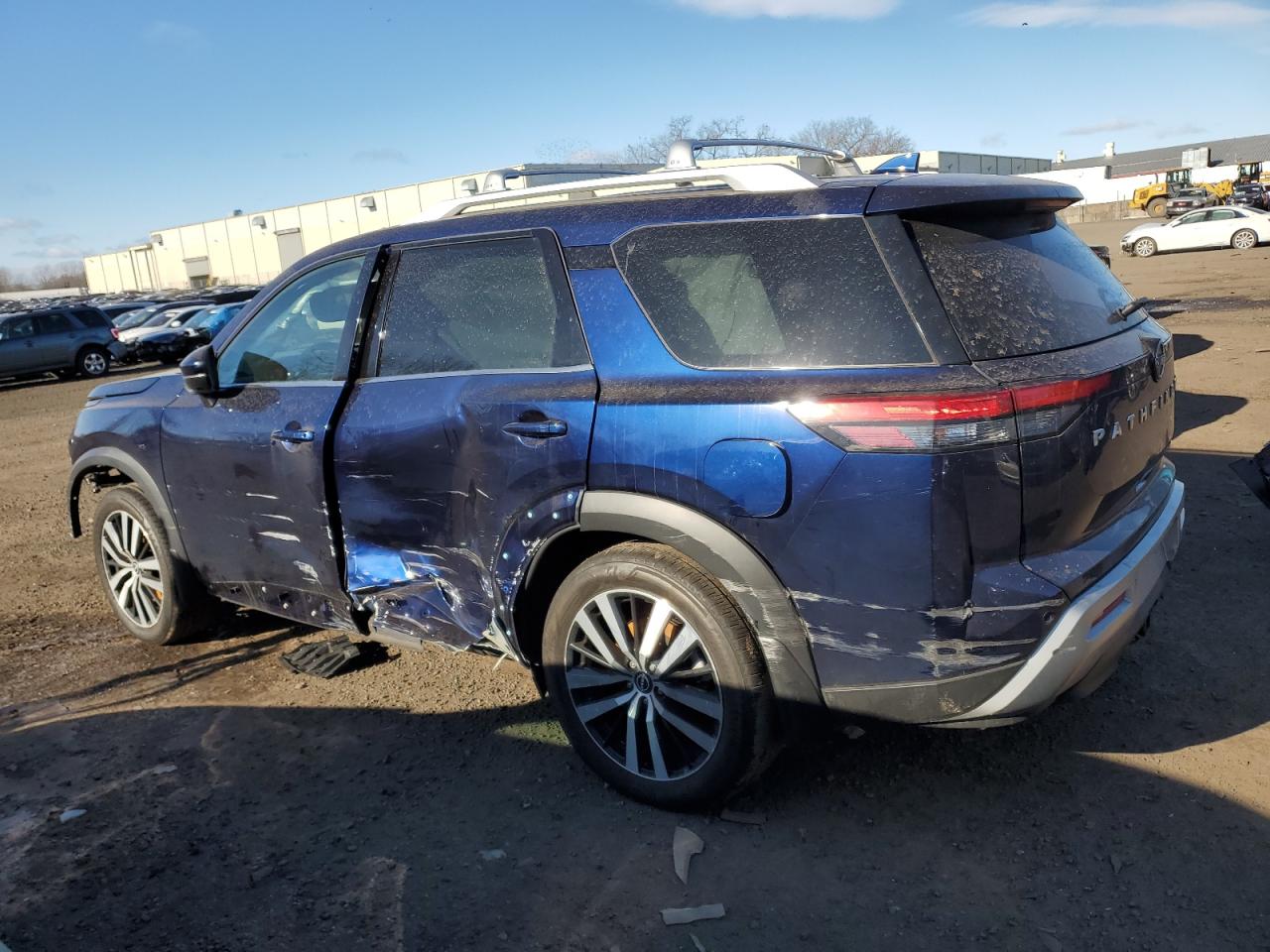 2024 Nissan Pathfinder - Image 2
