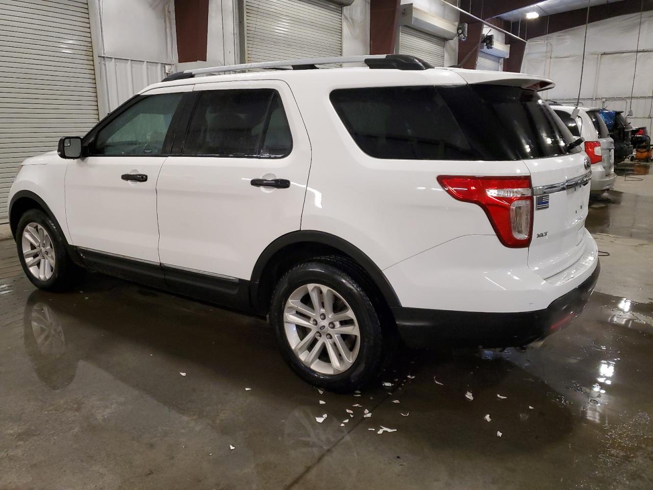 2014 Ford Explorer - Image 2