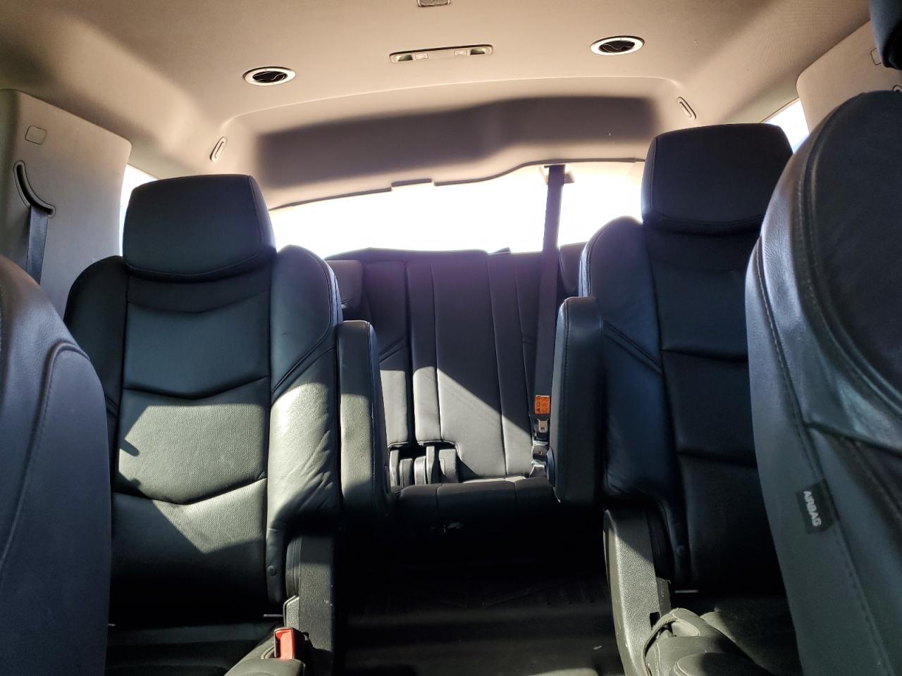 2019 Cadillac Escalade - Image 10