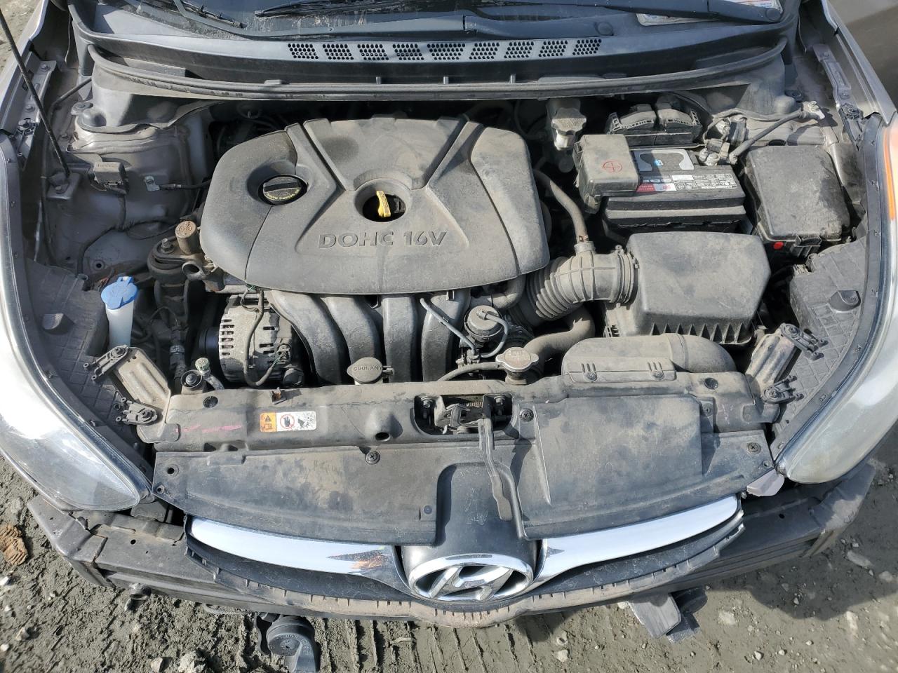 2013 Hyundai Elantra - Image 11