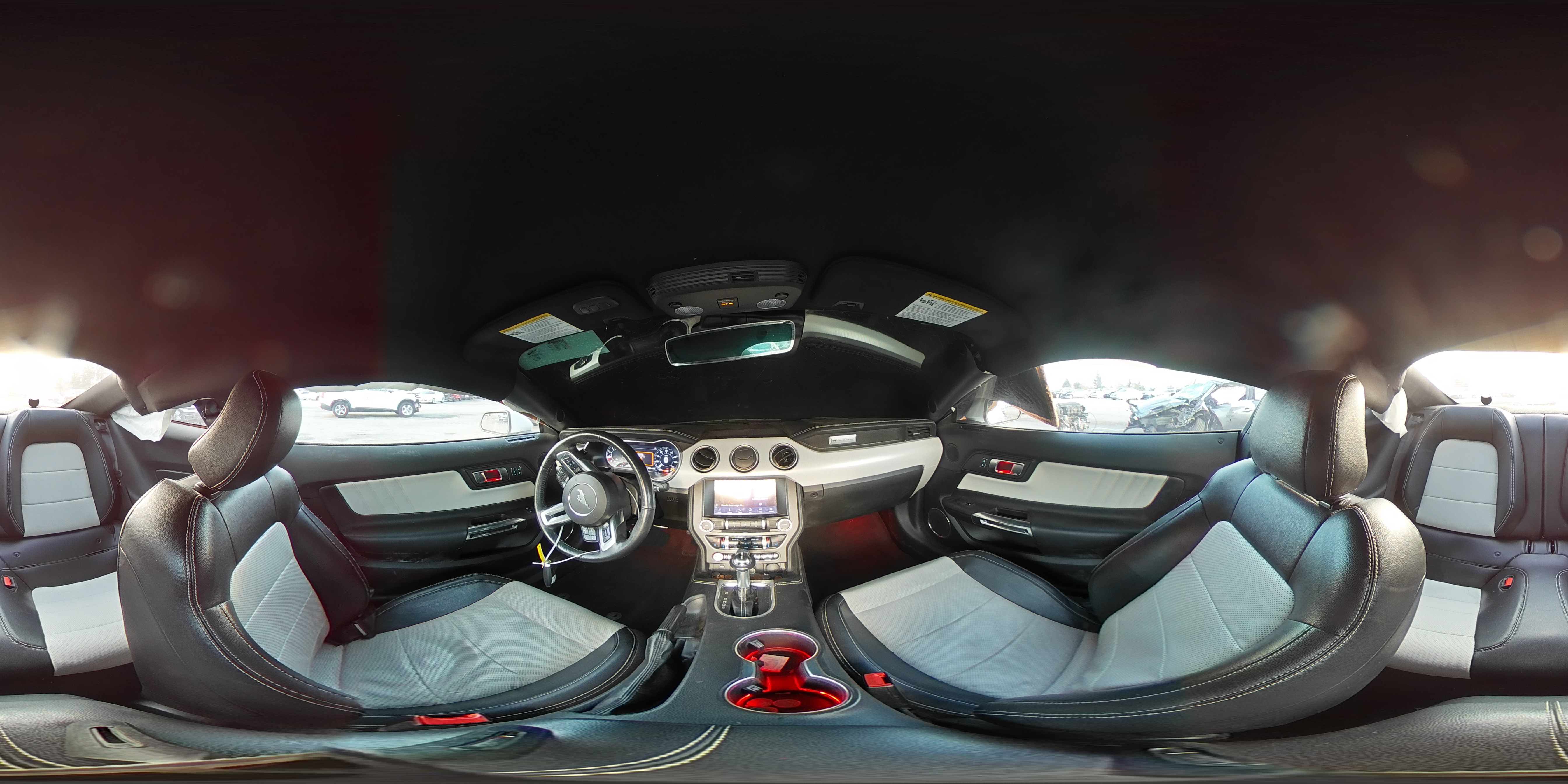 2022 Ford Mustang - Image 13