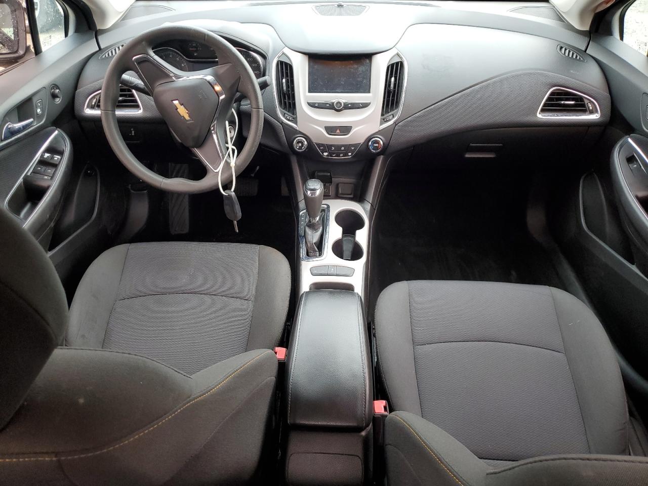 2018 Chevrolet Cruze - Image 8