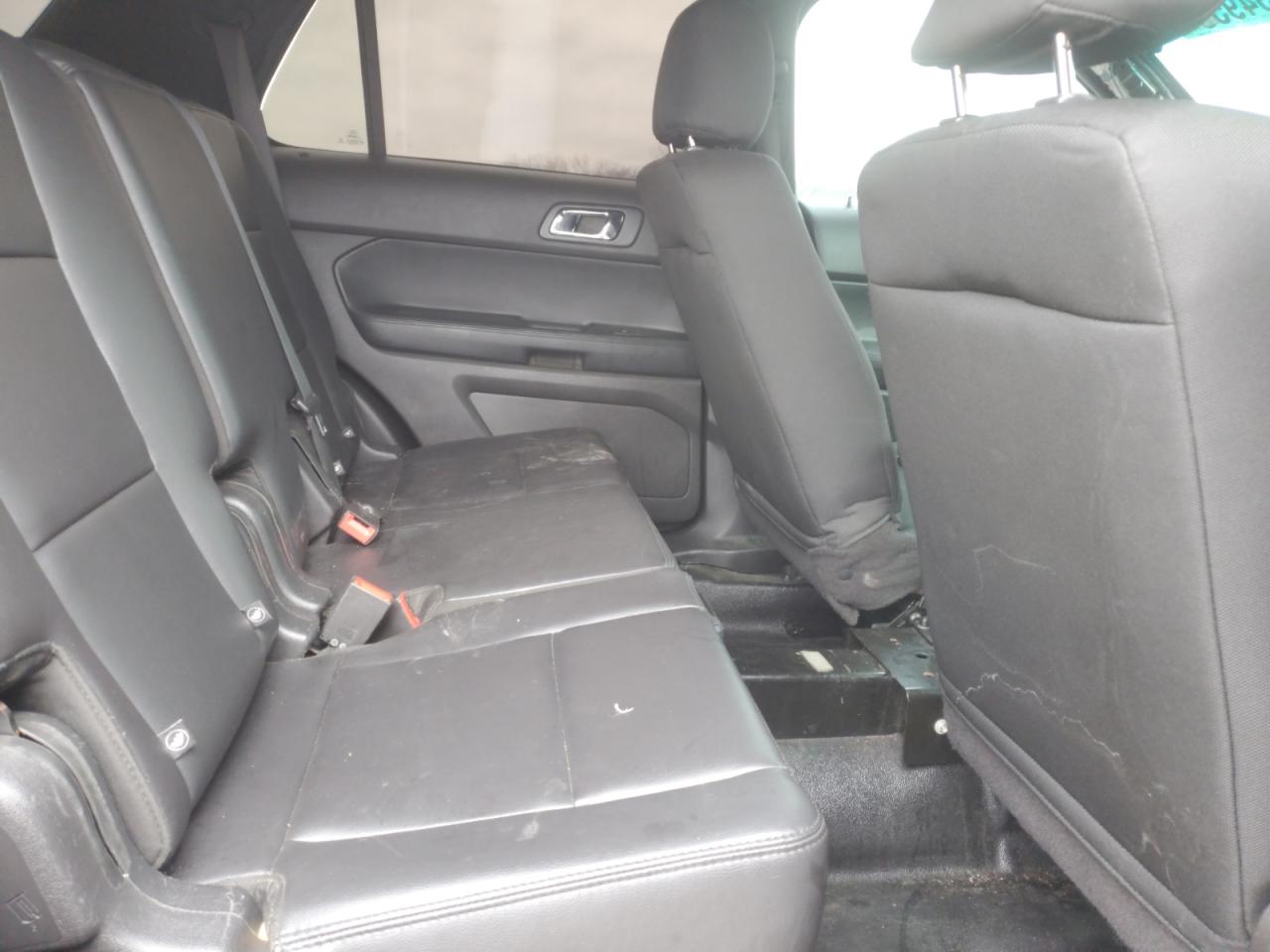 2015 Ford Explorer - Image 11