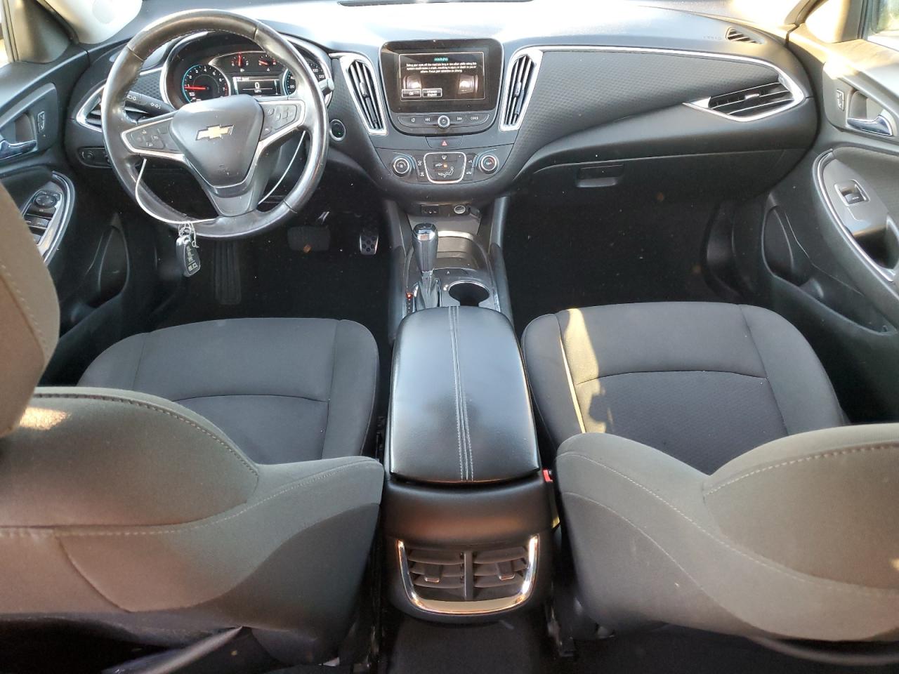 2018 Chevrolet Malibu - Image 8