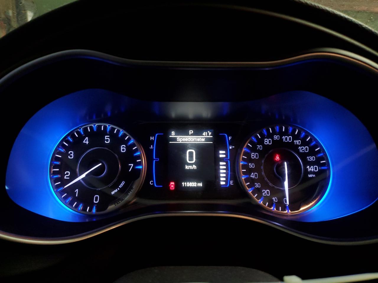 2015 Chrysler 200 - Image 9