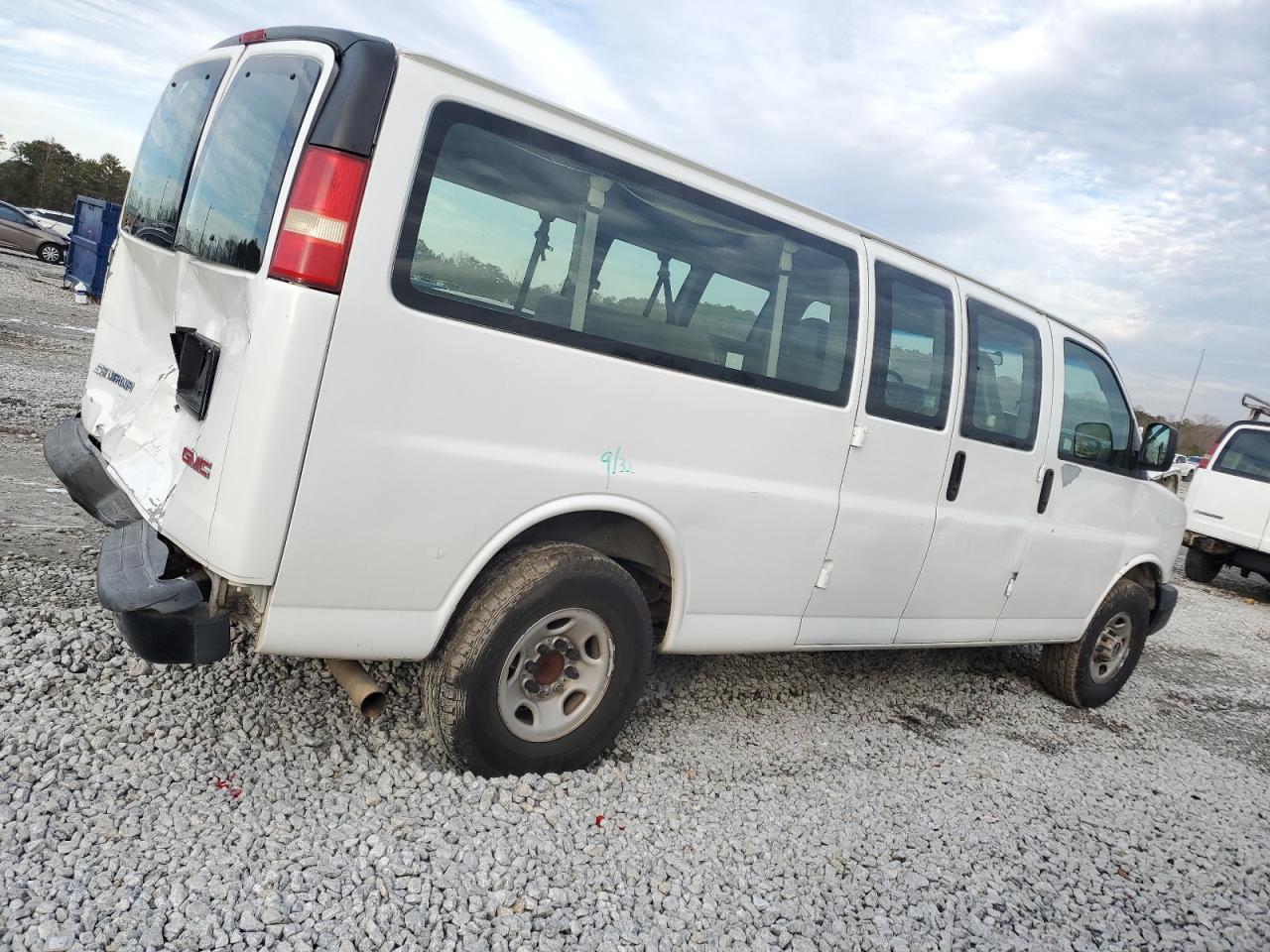 2007 GMC Savana - Image 3