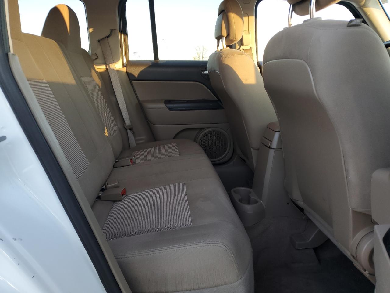 2016 Jeep Liberty (Patriot) - Image 11