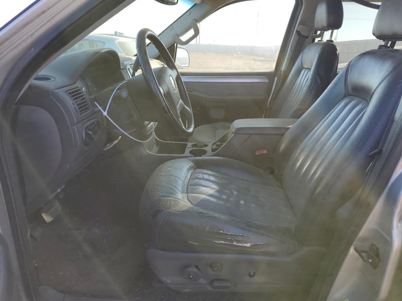 2005 Mercury Mountaineer - Image 7
