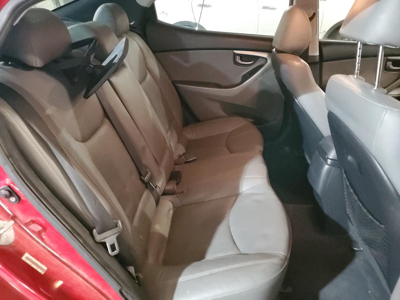 2014 Hyundai Elantra - Image 10