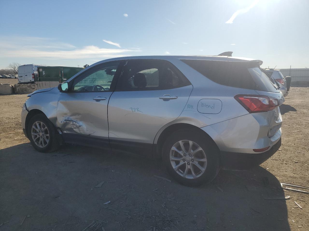 2019 Chevrolet Equinox - Image 2