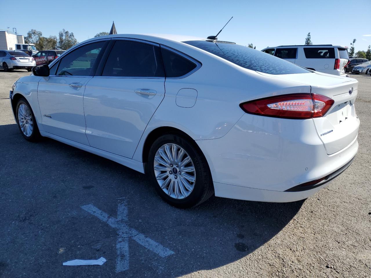 VIN 3FA6P0LU2GR384710 2016 FORD FUSION no.2