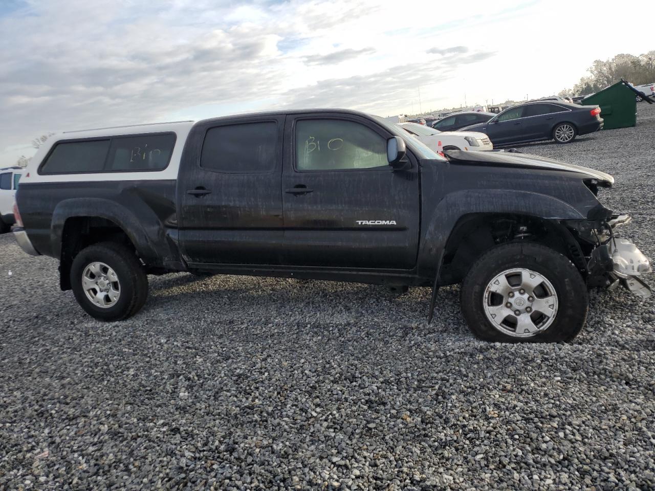 2015 Toyota Tacoma - Image 4