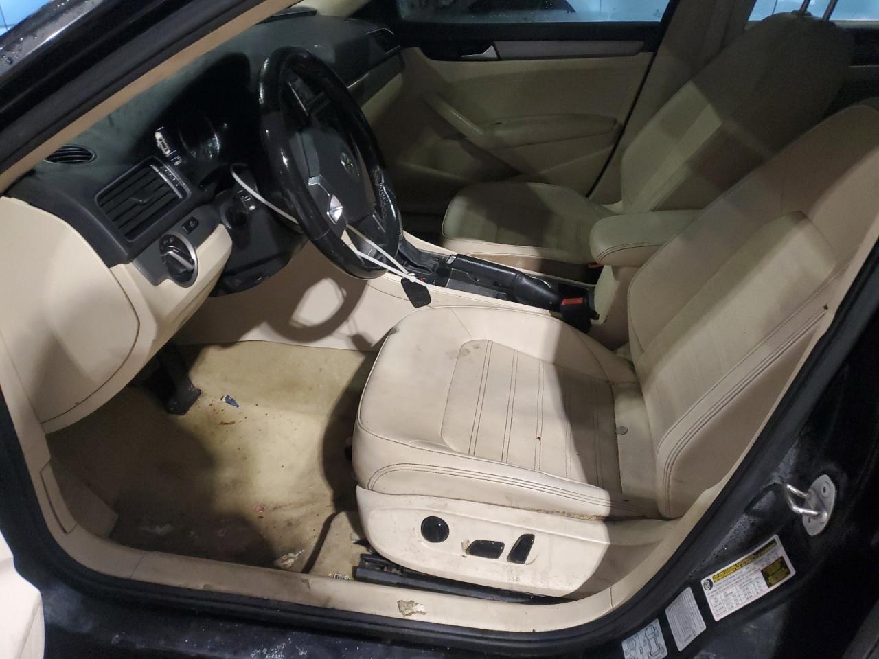 2015 Volkswagen Passat - Image 7