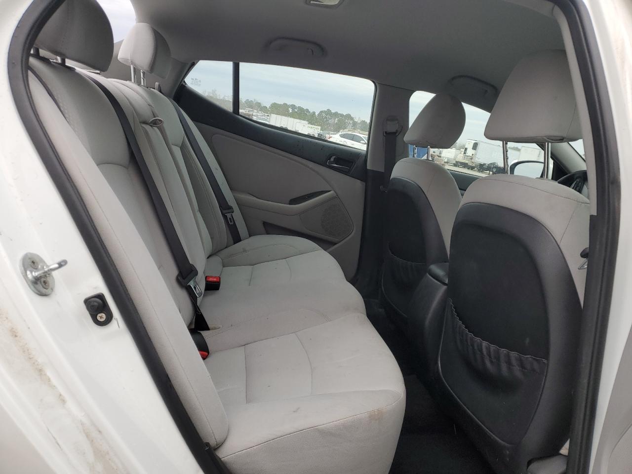 2015 Kia Optima - Image 10