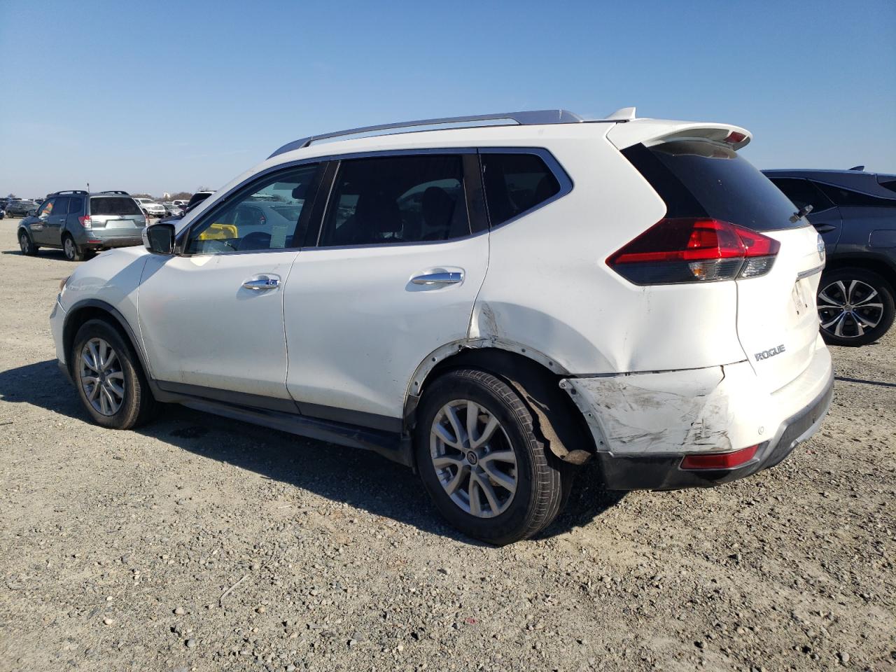 2019 Nissan Rogue - Image 2