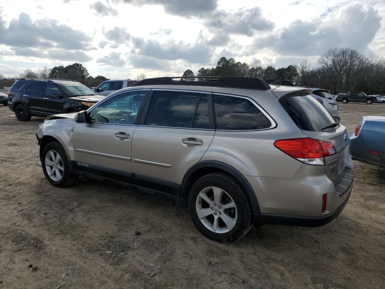 2014 Subaru Outback - Image 2