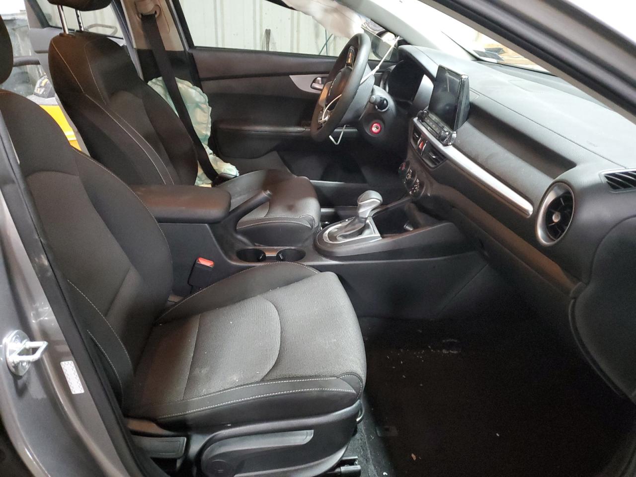 2023 Kia Forte - Image 7
