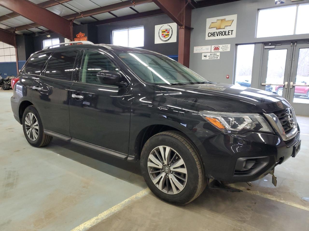 VIN 5N1DR2MM5HC663201 2017 NISSAN PATHFINDER no.4