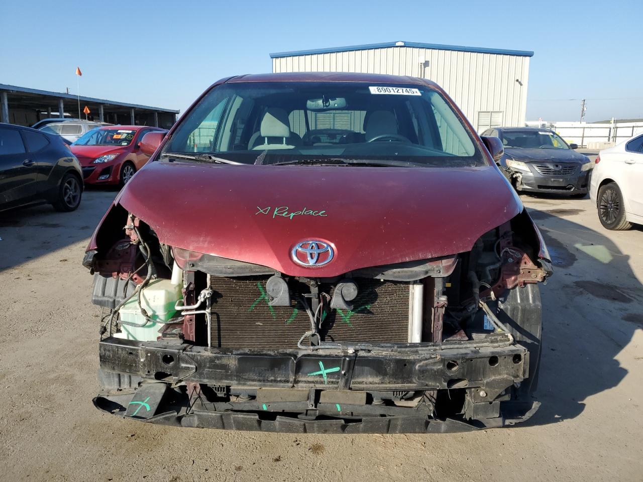 2017 Toyota Sienna - Image 5