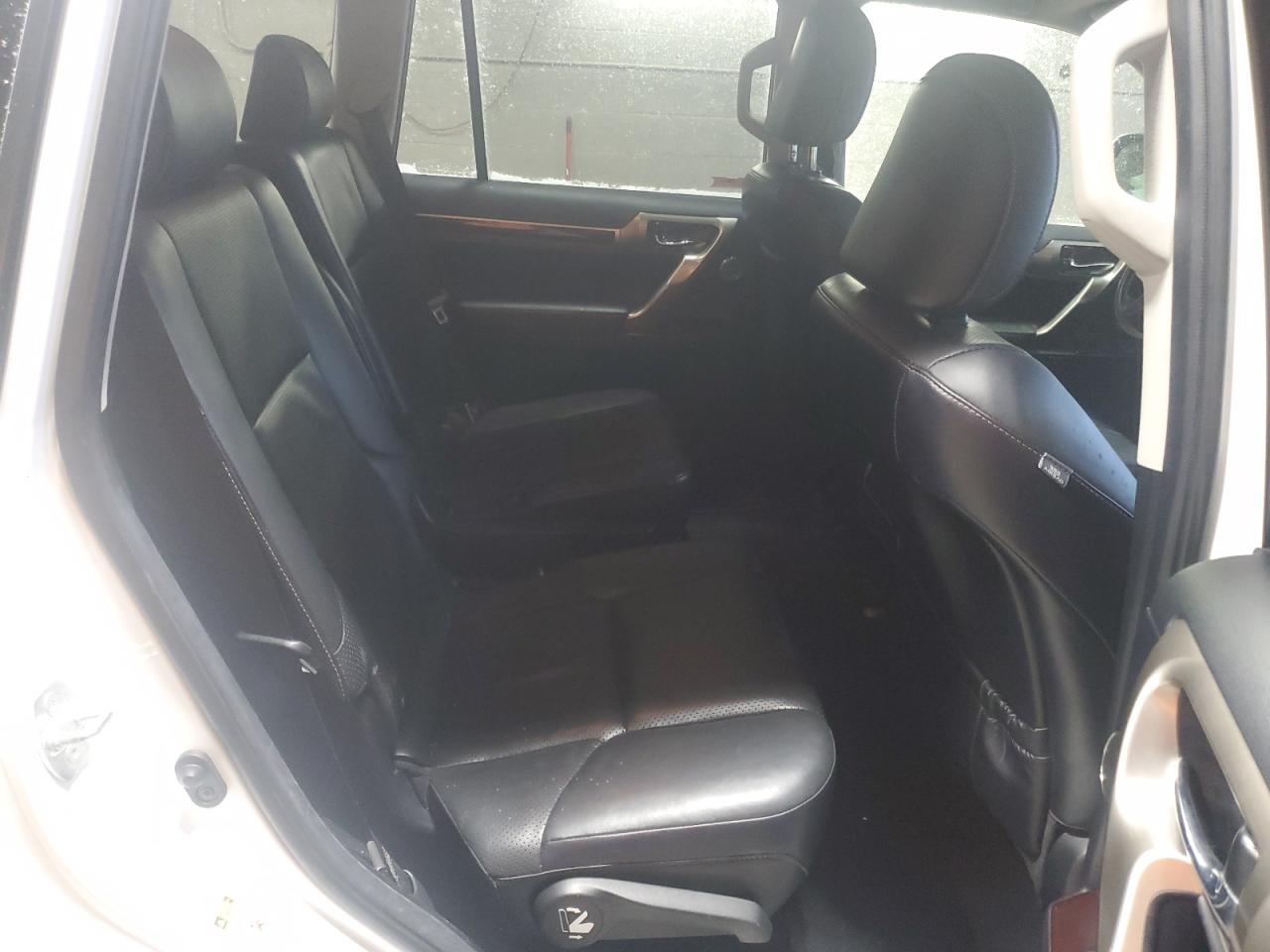 2018 Lexus GX - Image 11