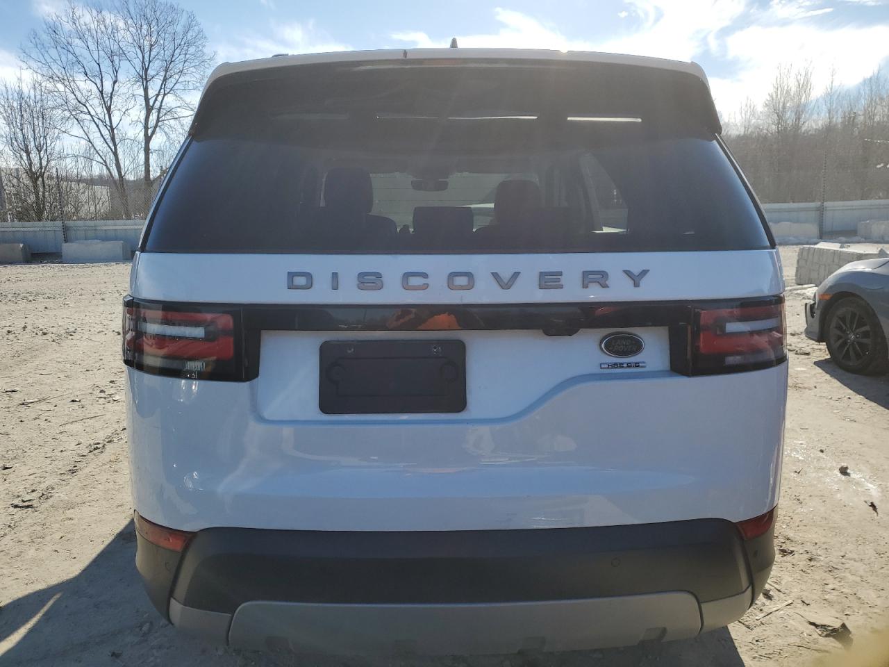 2017 Land Rover Discovery - Image 6