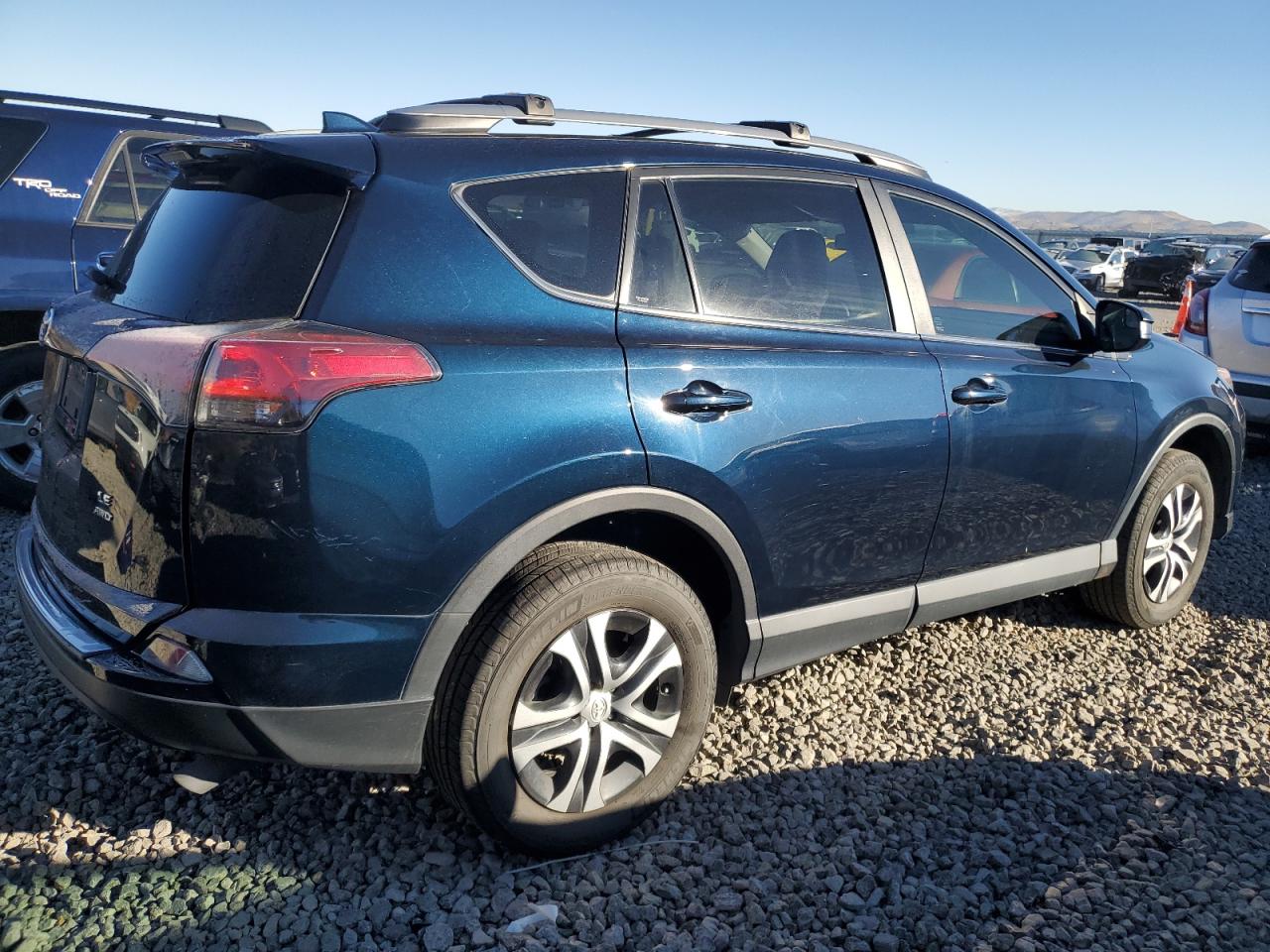 VIN 2T3BFREV1HW607922 2017 TOYOTA RAV4 no.3