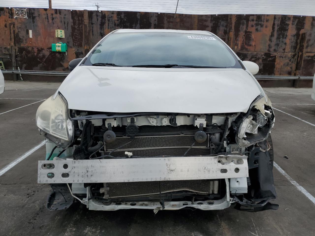 2014 Toyota Prius - Image 5