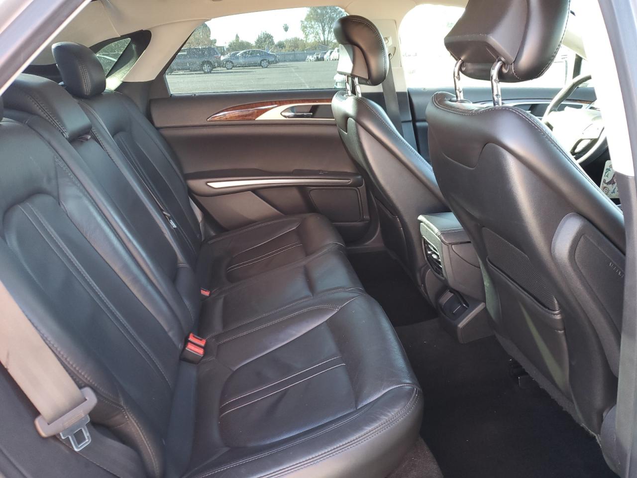 2014 Lincoln MKZ - Image 10