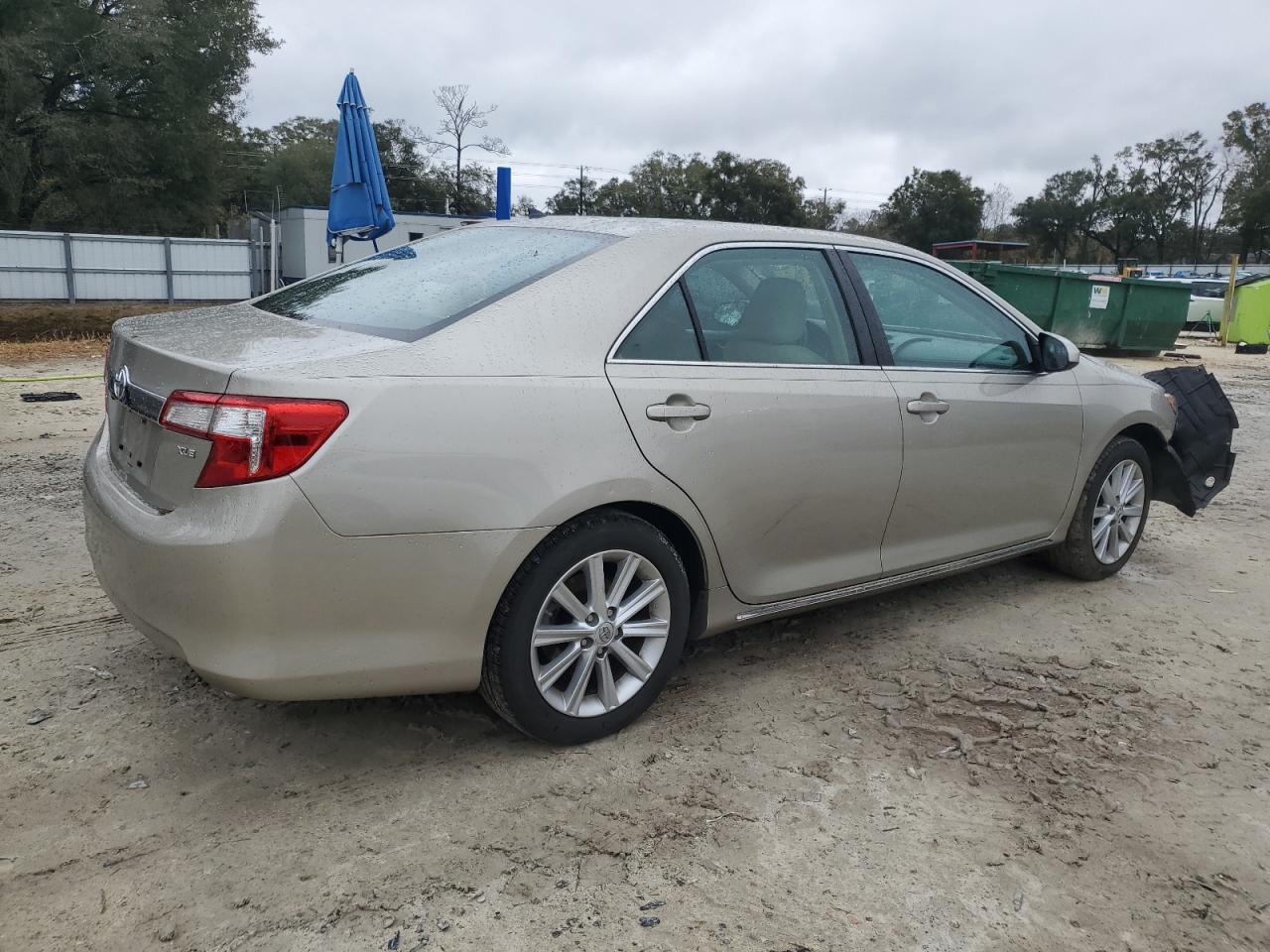 2014 Toyota Camry - Image 3