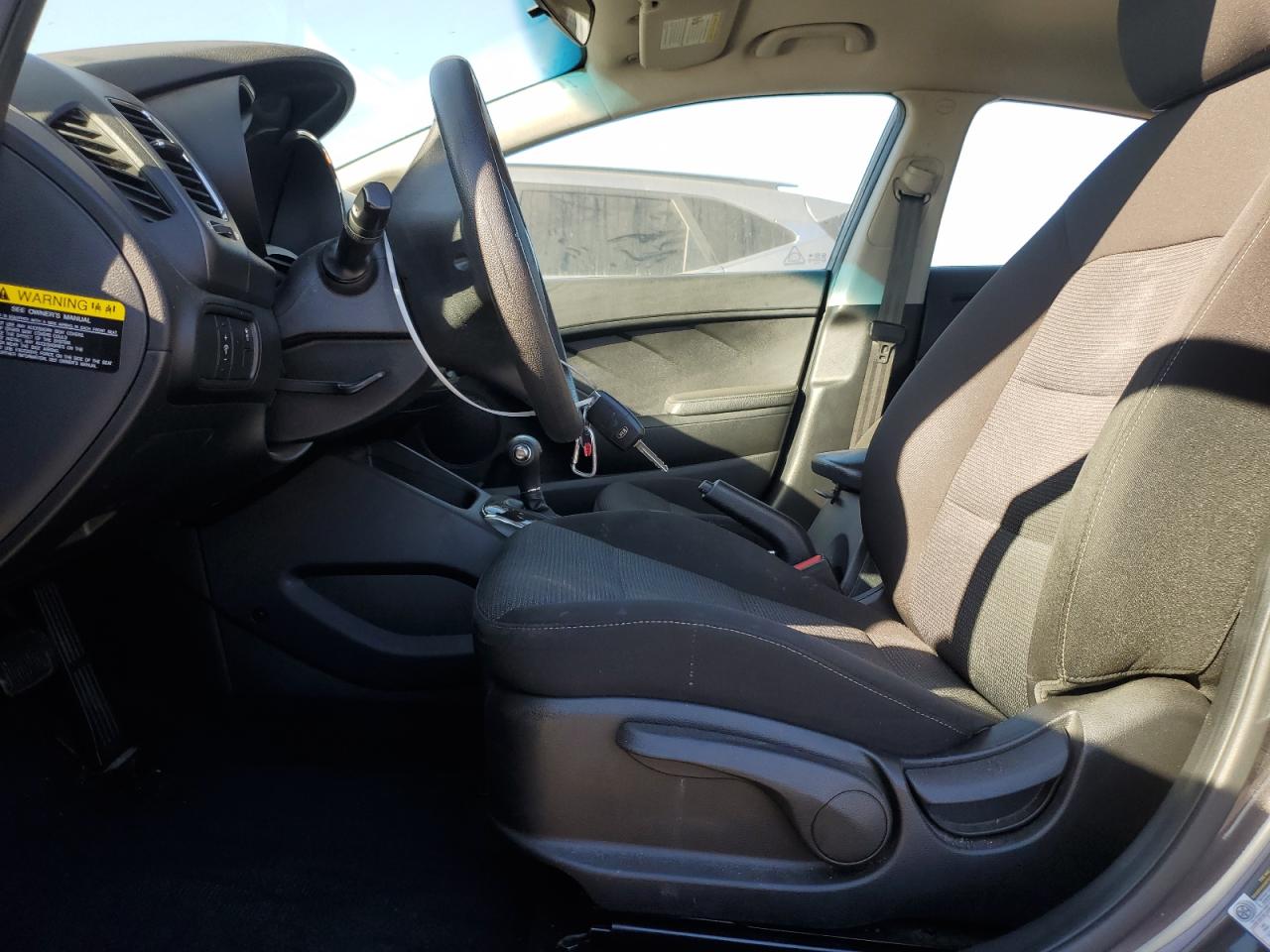 2017 Kia Forte - Image 7