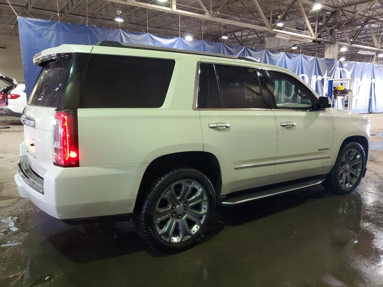 2015 GMC Yukon - Image 3