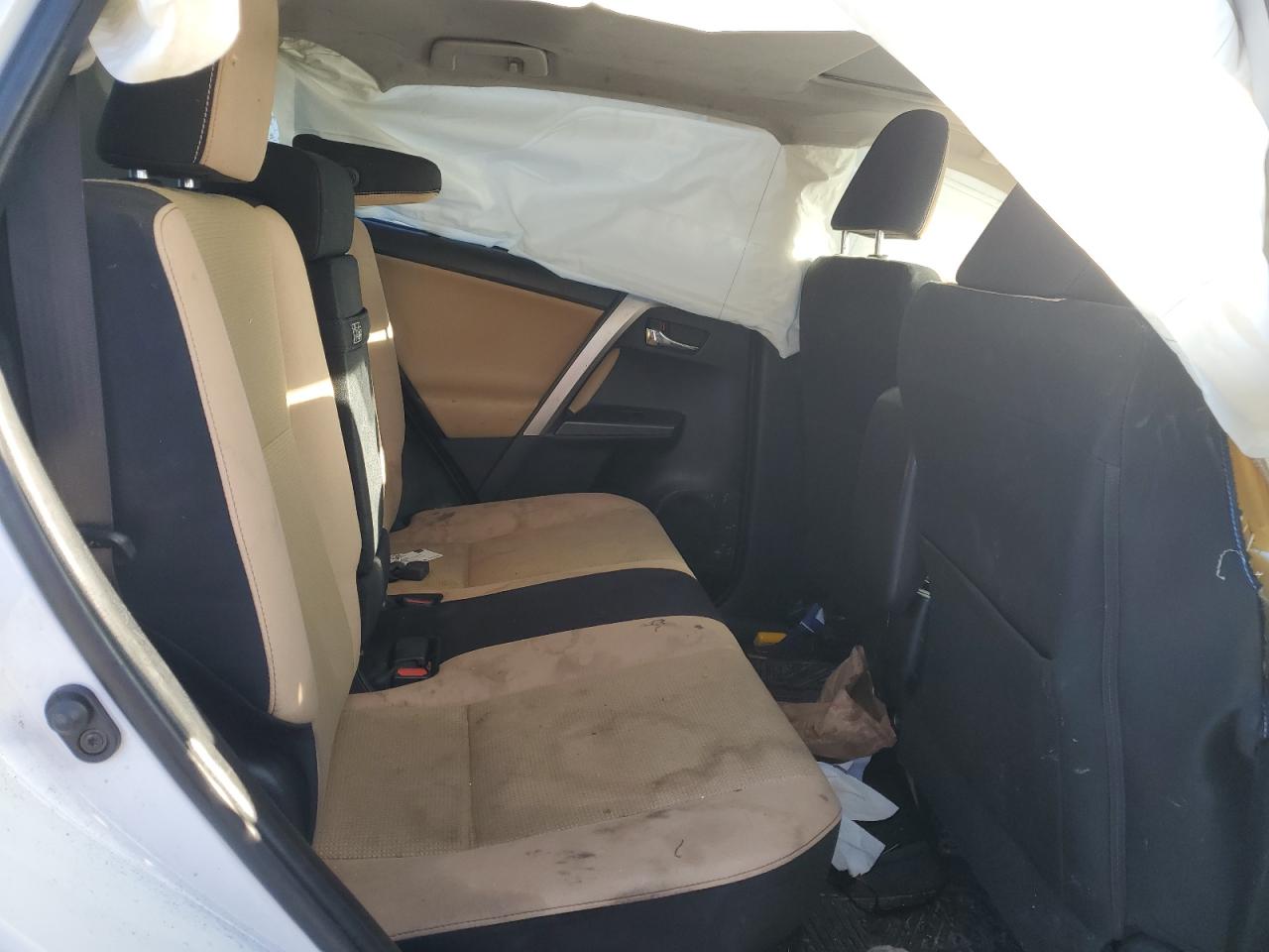 2016 Toyota RAV 4 - Image 11
