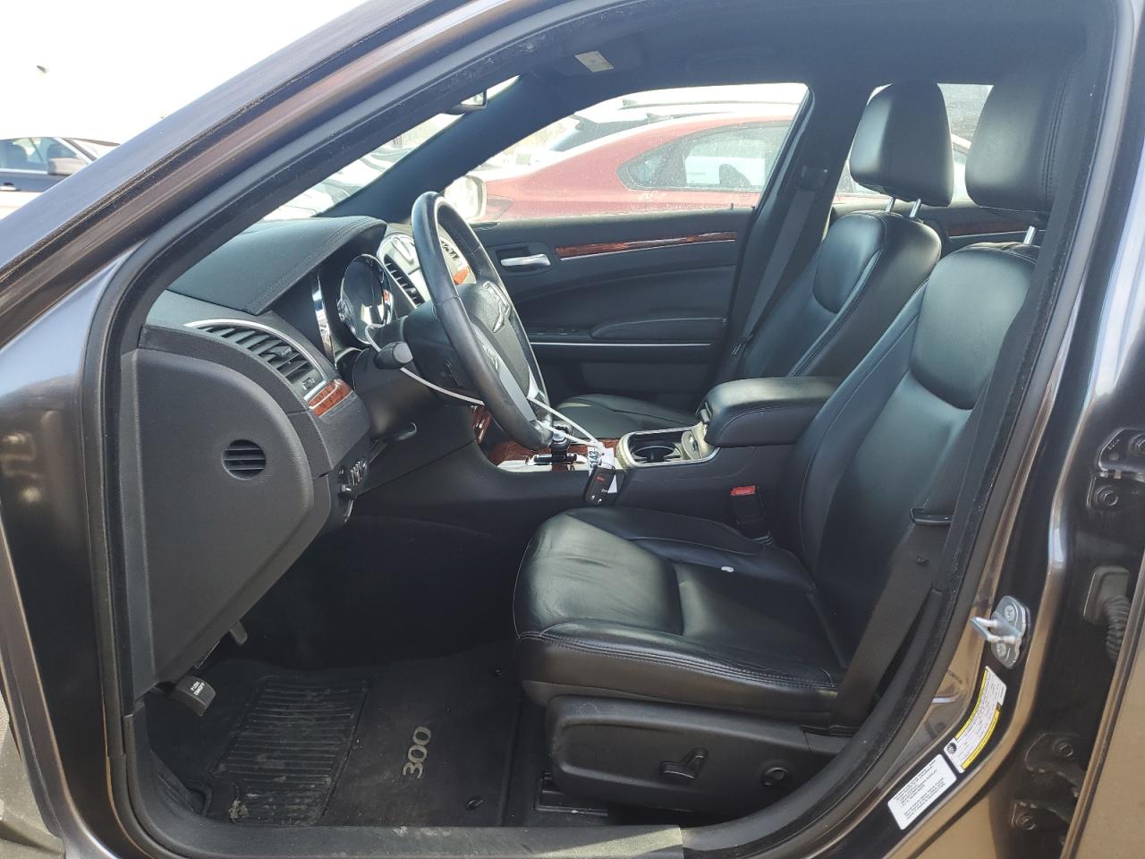 2014 Chrysler 300 - Image 7