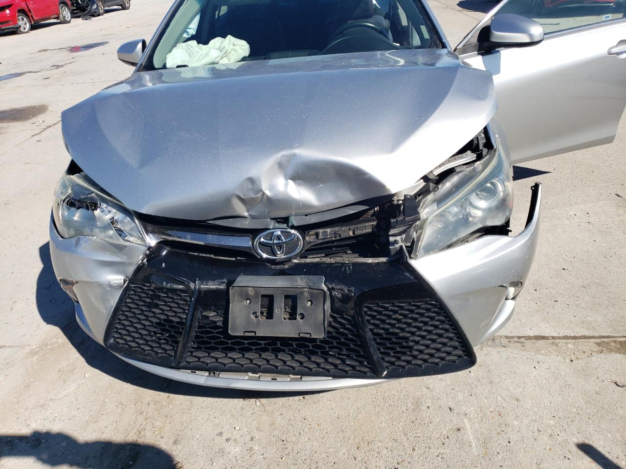 2015 Toyota Camry - Image 11