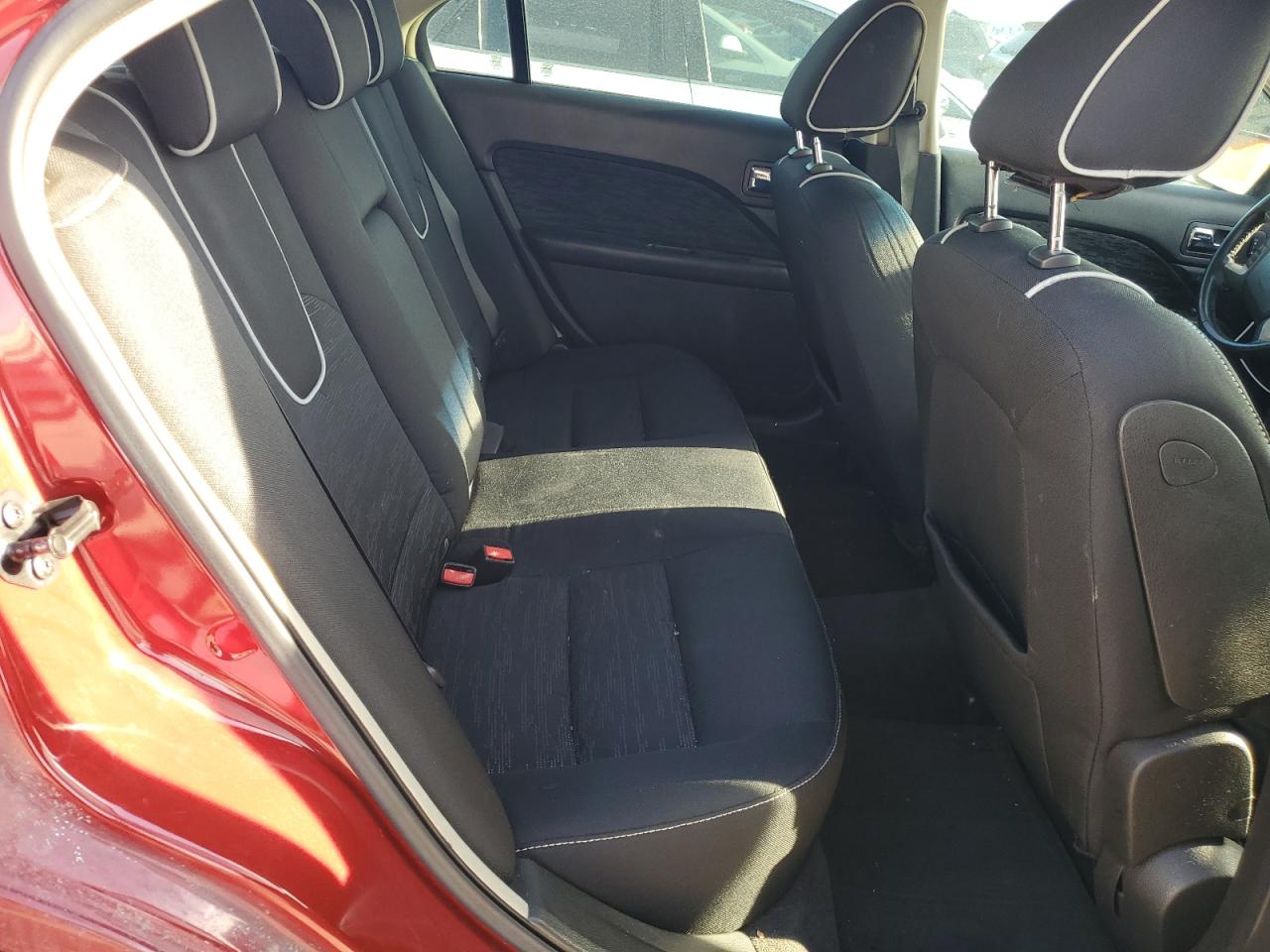2010 Ford Fusion - Image 10