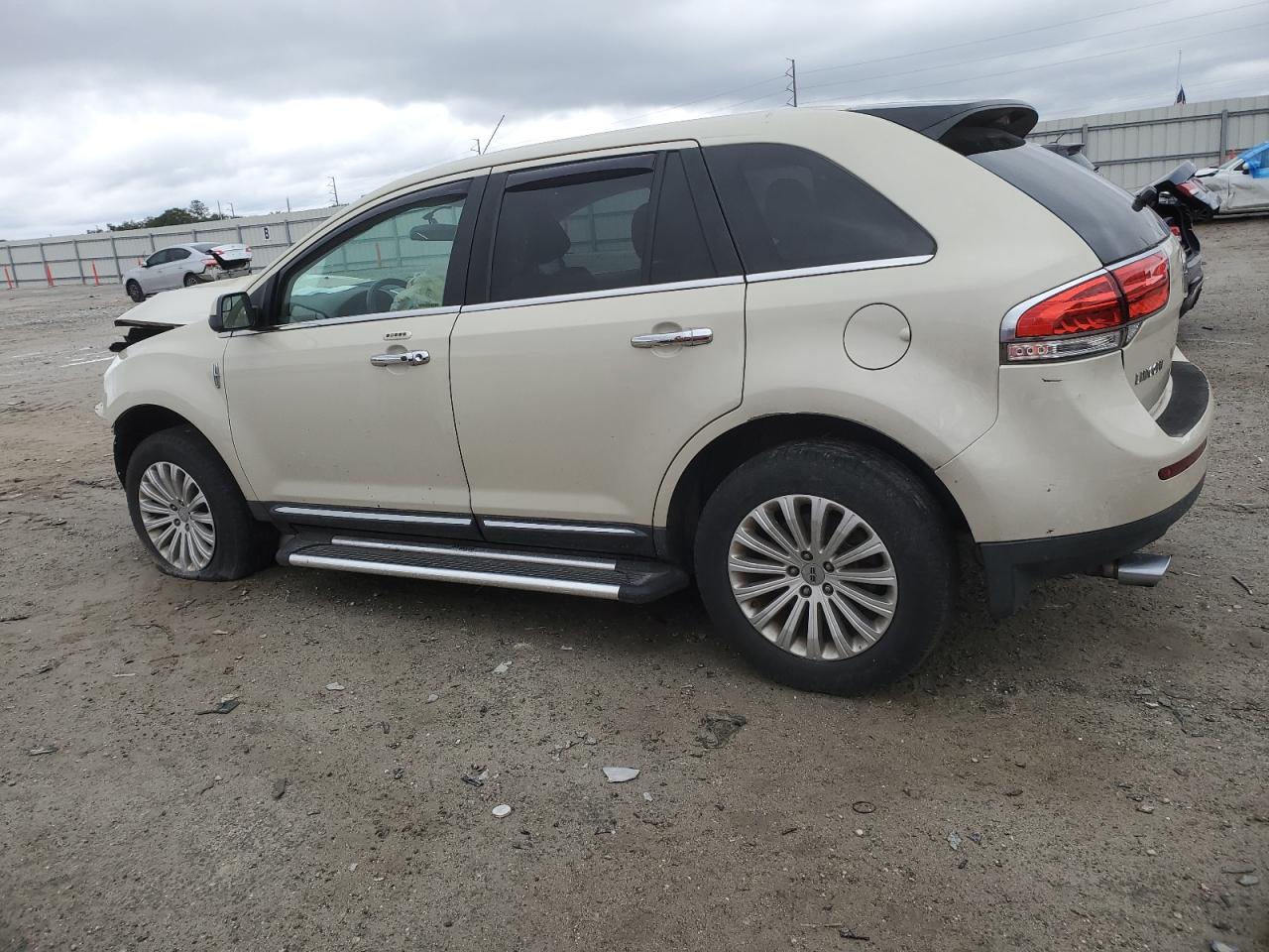 VIN 2LMDJ6JK5FBL33321 2015 LINCOLN MKX no.2