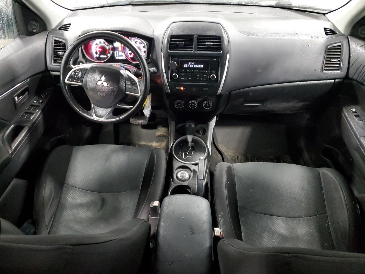 2014 Mitsubishi Outlander - Image 8