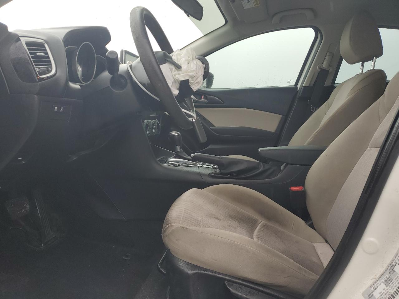 2015 Mazda 3 - Image 7