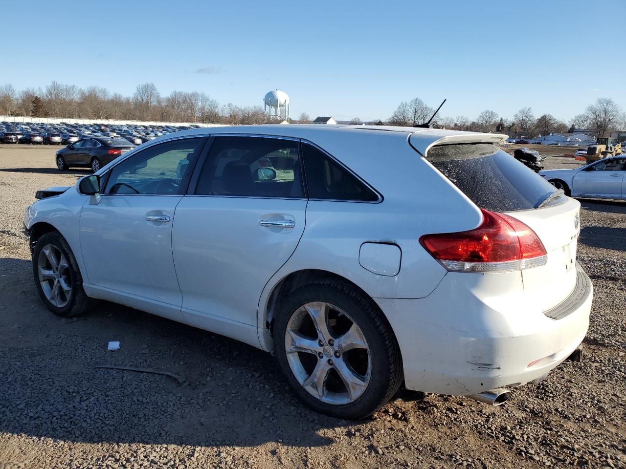 2010 Toyota Venza - Image 2