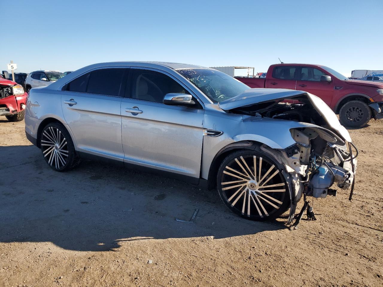 2019 Ford Taurus - Image 4