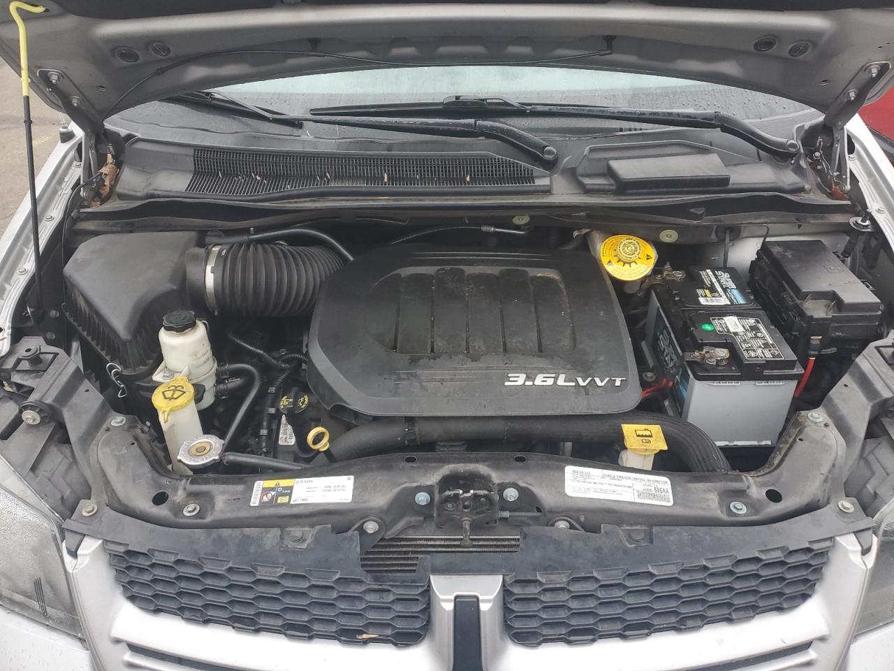 2017 Dodge Caravan - Image 12