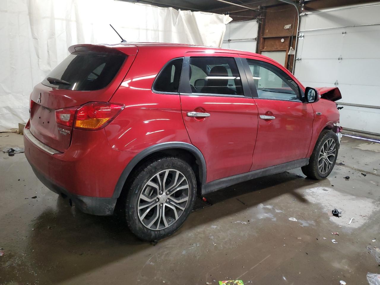 2016 Mitsubishi Outlander - Image 3