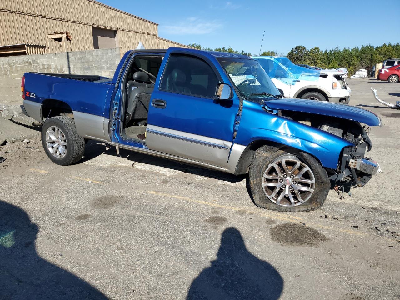 2003 GMC Sierra - Image 4