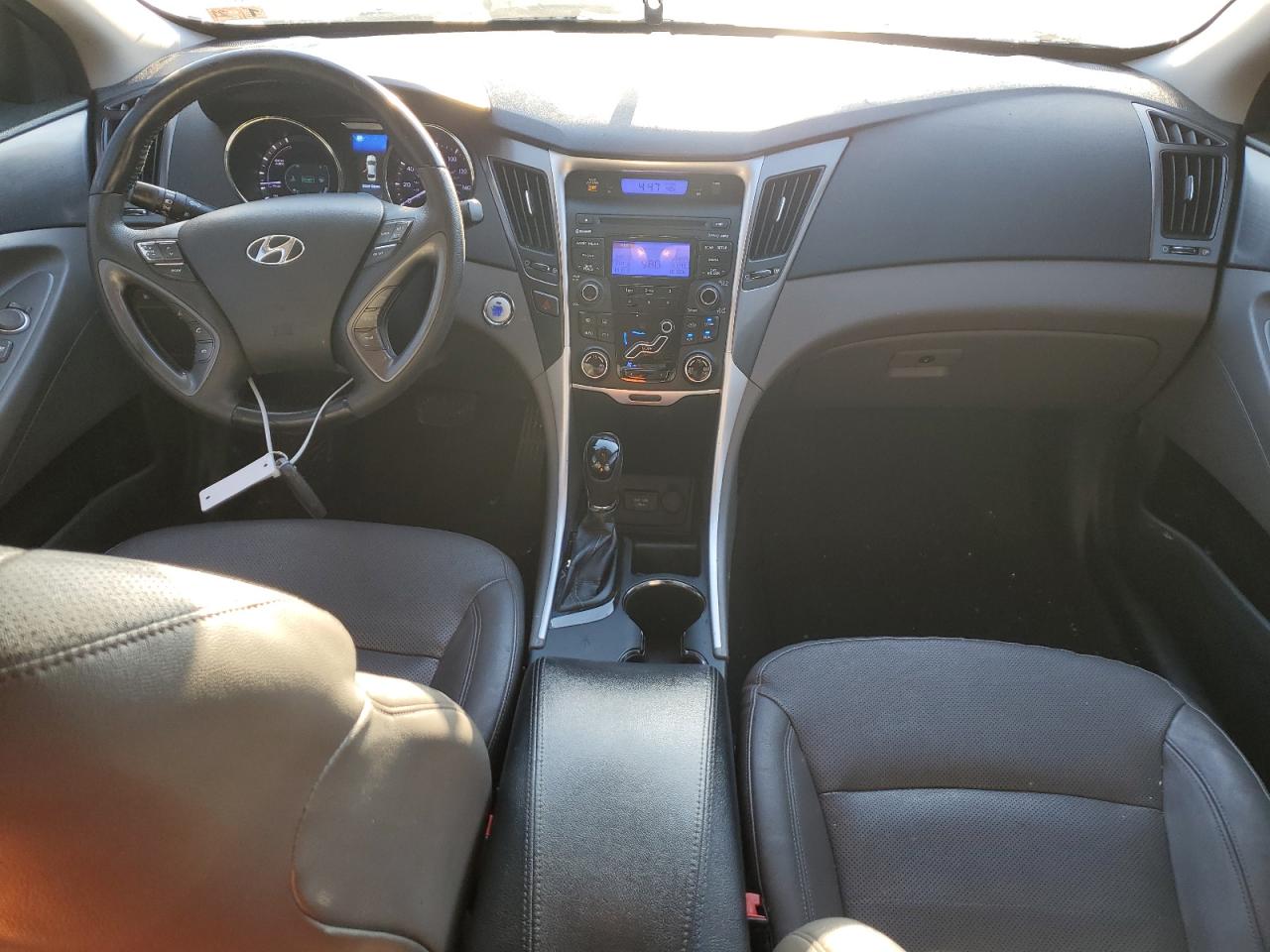 2012 Hyundai Sonata - Image 8
