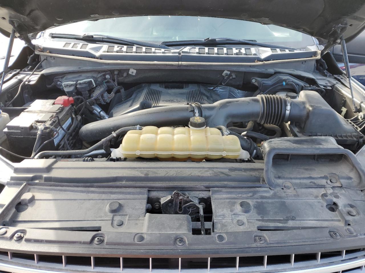 2019 Ford F-150 - Image 12