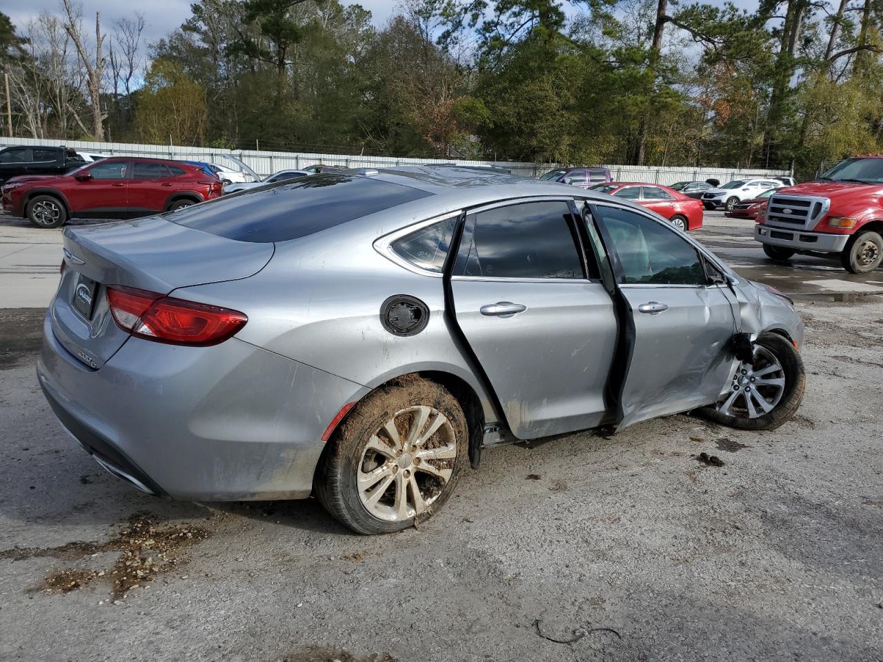 2015 Chrysler 200 - Image 3
