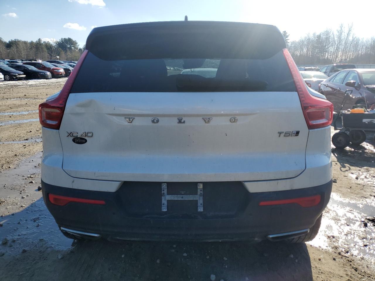 2020 Volvo XC40 - Image 6