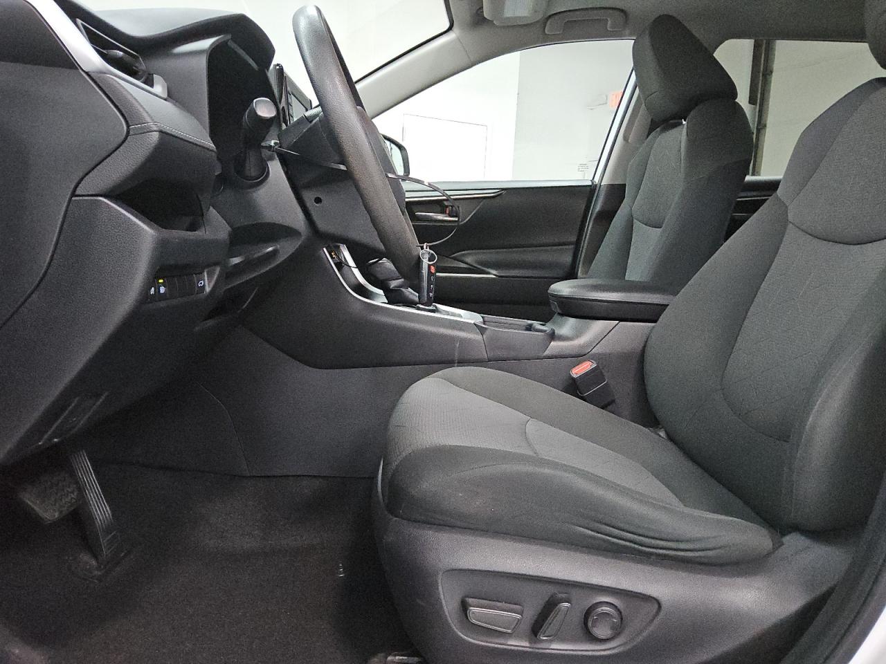 2020 Toyota RAV 4 - Image 7