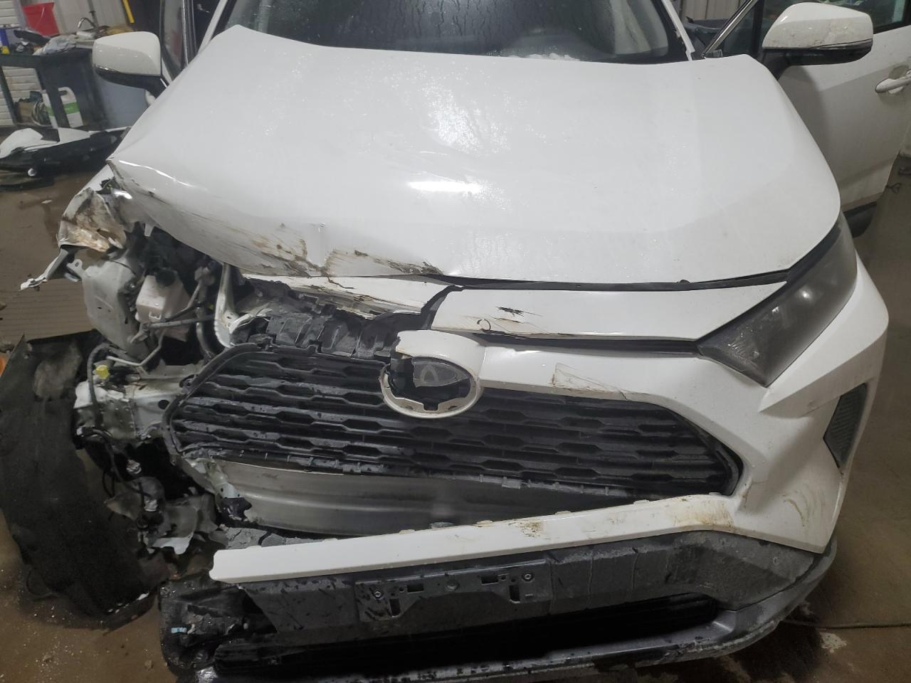 2020 Toyota RAV 4 - Image 12