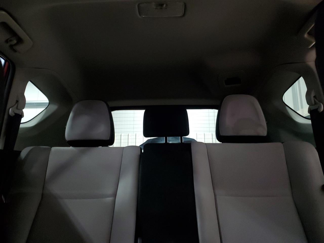 2016 Toyota RAV 4 - Image 10